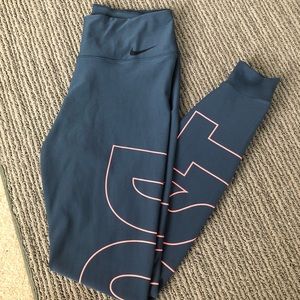 NEW Nike Leggings